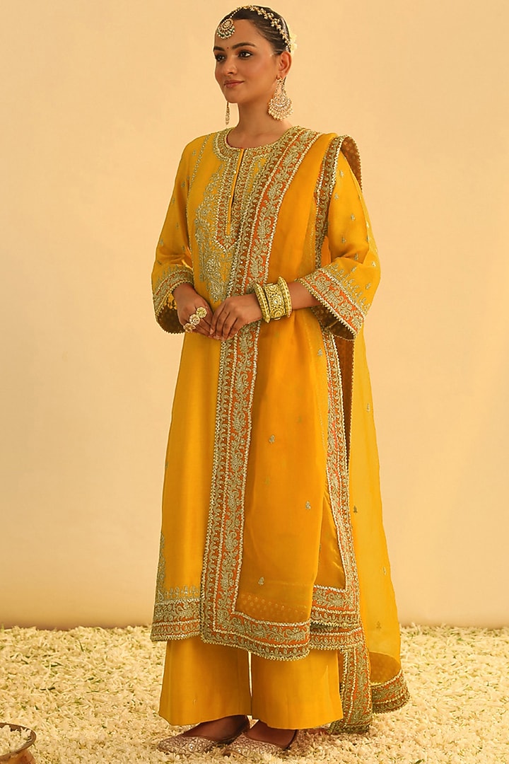 Mustard Silk Chanderi Kundan Applique Embroidered Kurta Set by Sheetal Batra at Pernia's Pop Up Shop