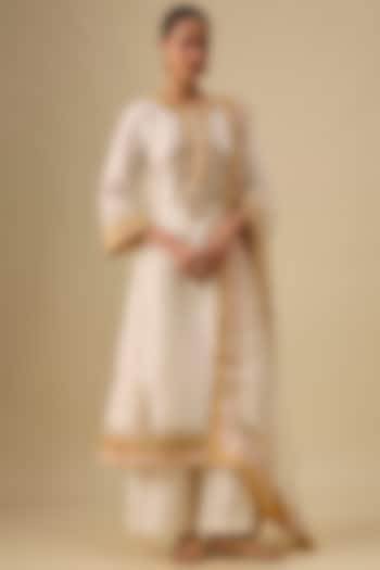 Ivory Silk Chanderi Kashmiri Tilla Embroidered Kurta Set by Sheetal Batra at Pernia's Pop Up Shop
