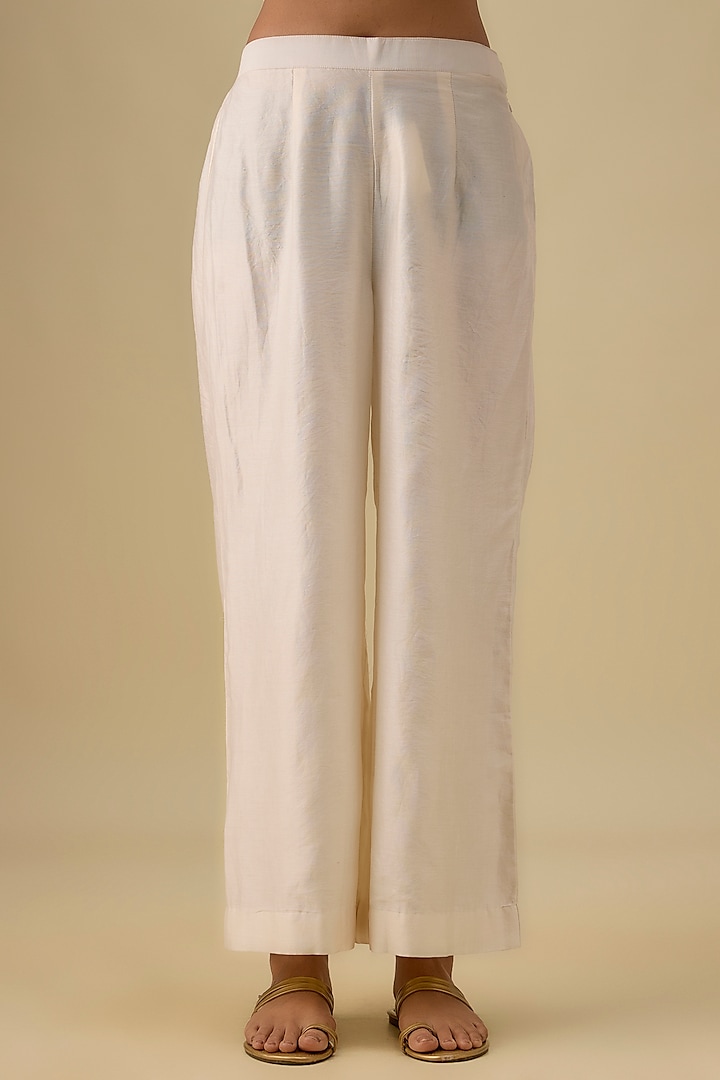 Ivory Silk Chanderi Kashmiri Tilla Embroidered Kurta Set by Sheetal Batra at Pernia's Pop Up Shop