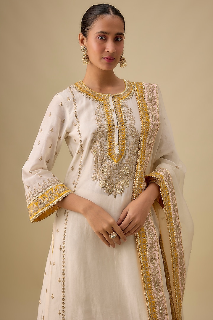 Ivory Silk Chanderi Kashmiri Tilla Embroidered Kurta Set by Sheetal Batra at Pernia's Pop Up Shop