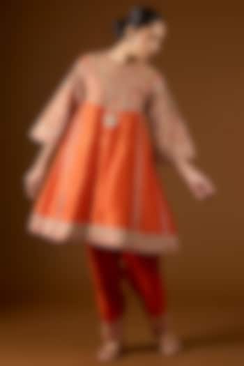 Orange Silk Chanderi Kashmiri Tilla Embroidered Choga Kurta Set by Sheetal Batra at Pernia's Pop Up Shop