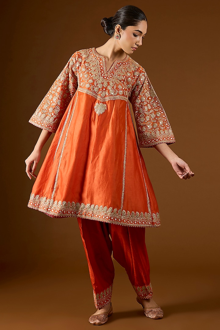 Orange Silk Chanderi Kashmiri Tilla Embroidered Choga Kurta Set by Sheetal Batra at Pernia's Pop Up Shop