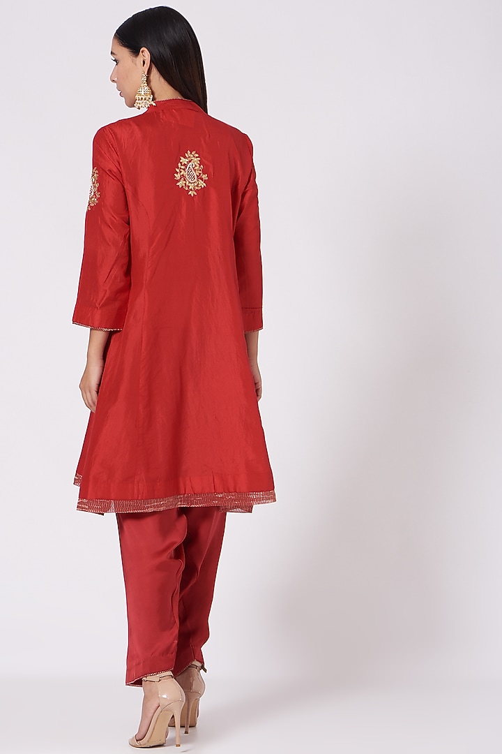 Dark Red Gota Embellished Short Kurta Set by Sheetal Batra at Pernia's Pop Up Shop