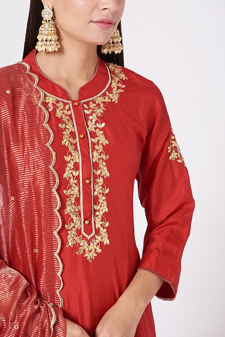 Dark Red Gota Embellished Short Kurta Set by Sheetal Batra at Pernia's Pop Up Shop
