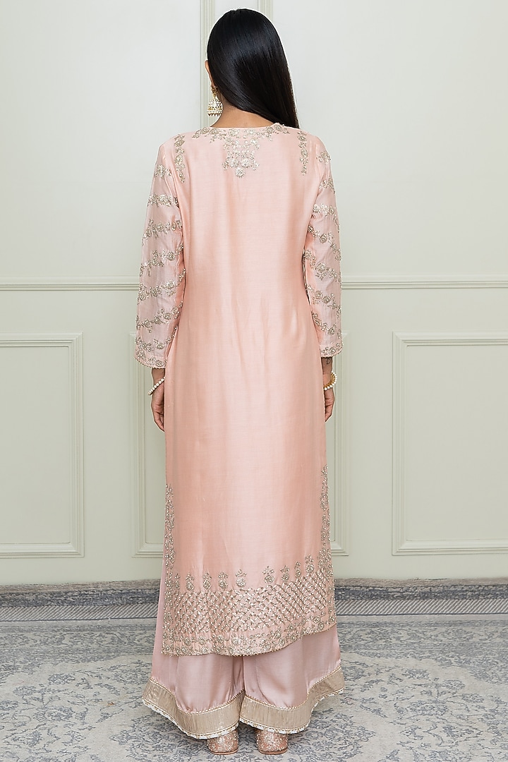 Pearl Pink Tilla Embroidered Kurta Set by Sheetal Batra at Pernia's Pop Up Shop