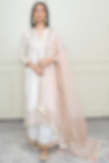 Daisy Ivory Tilla Embroidered Kurta Set by Sheetal Batra at Pernia's Pop Up Shop