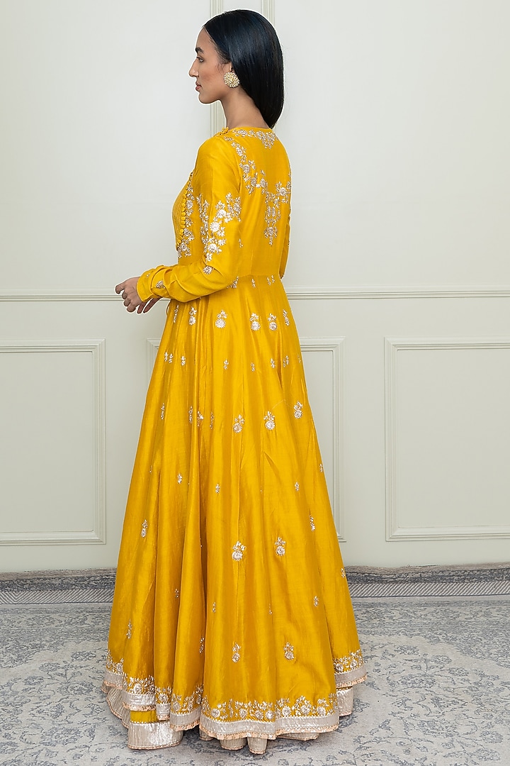 Glaze Mustard Tilla Embroidered Wedding Anarkali Set by Sheetal Batra at Pernia's Pop Up Shop