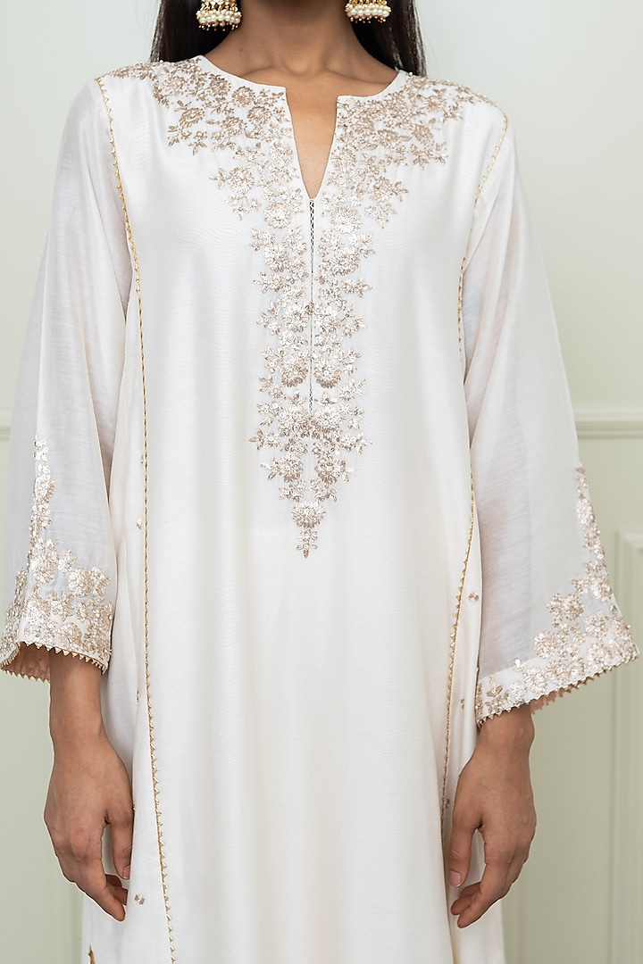 Daisy Ivory Embroidered Chauga Kurta Set by Sheetal Batra at Pernia's Pop Up Shop