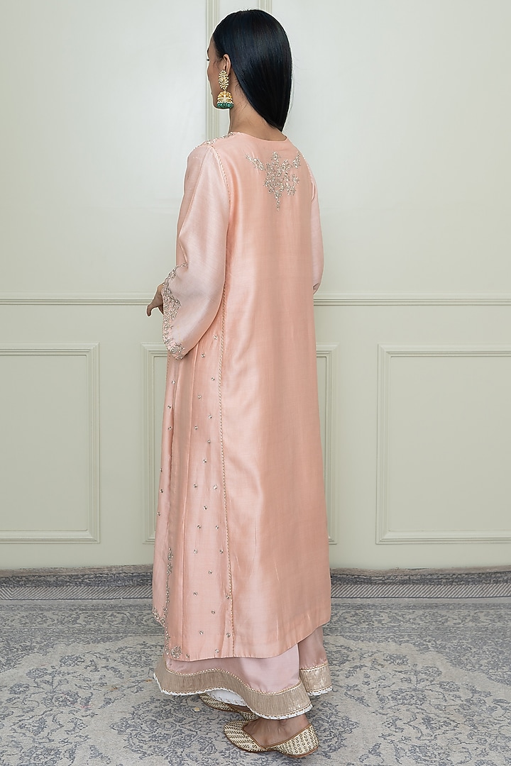 Pearl Pink Embroidered Chauga Kurta Set by Sheetal Batra at Pernia's Pop Up Shop