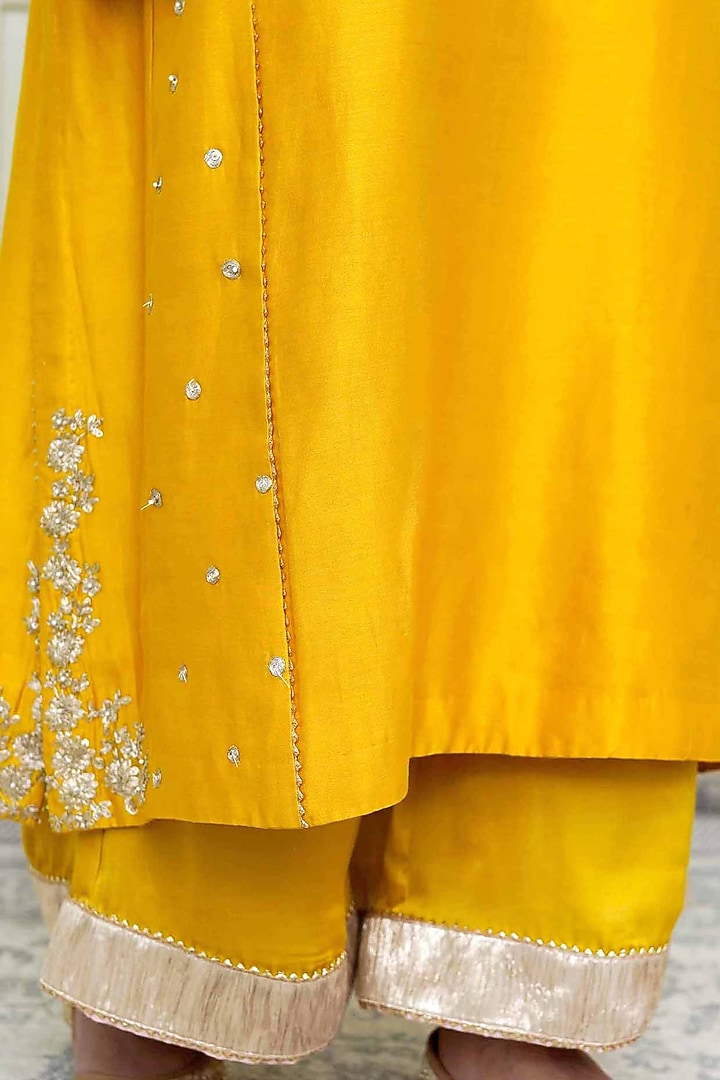 Glaze Mustard Embroidered Chauga Kurta Set by Sheetal Batra at Pernia's Pop Up Shop