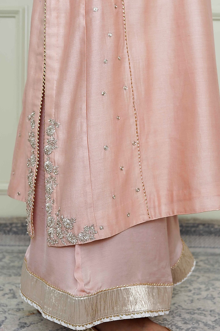 Pearl Pink Gota Embroidered Chauga Kurta Set by Sheetal Batra at Pernia's Pop Up Shop