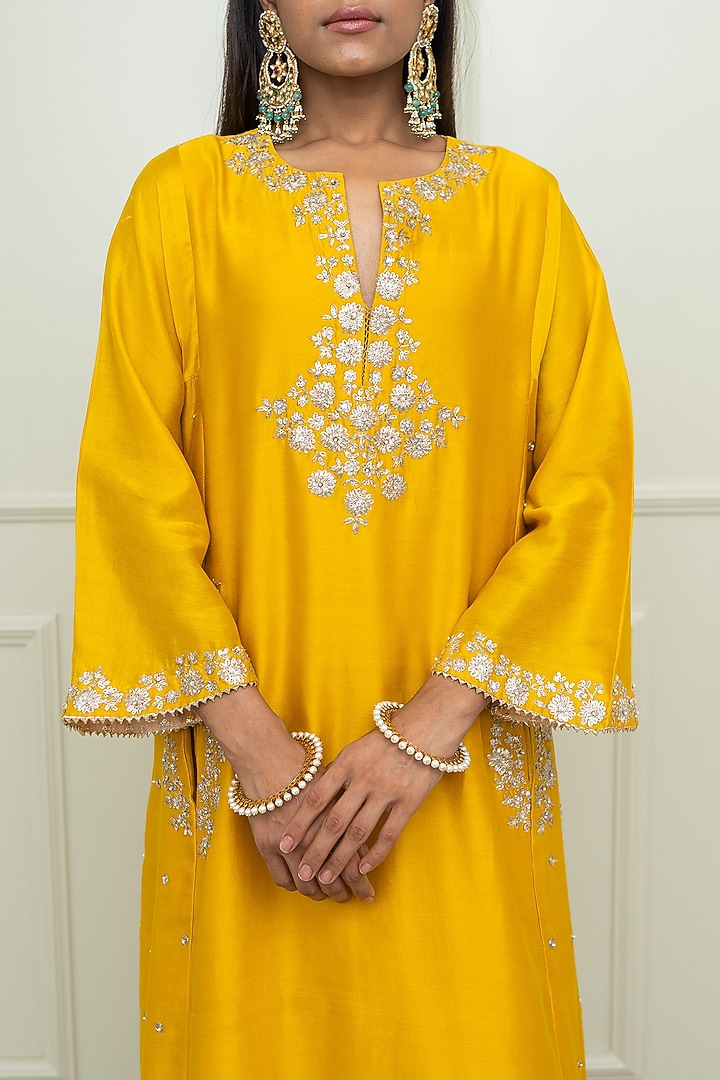 Glaze Mustard Gota Embroidered Chauga Kurta Set by Sheetal Batra at Pernia's Pop Up Shop