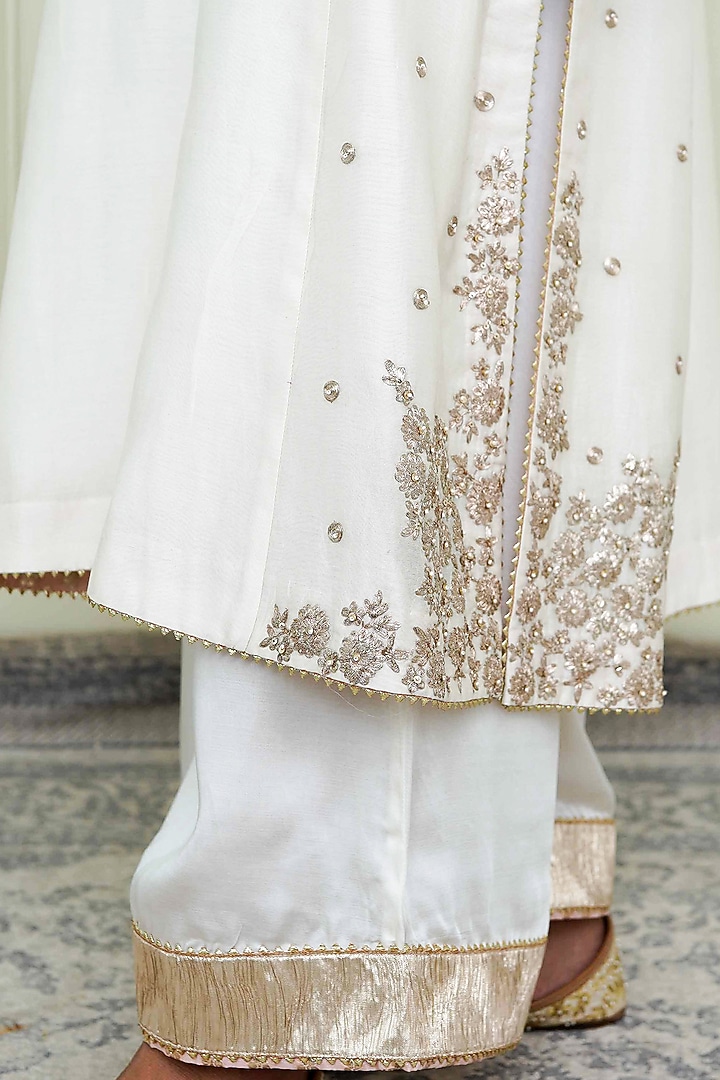 Daisy Ivory Gota Embroidered Kurta Set by Sheetal Batra at Pernia's Pop Up Shop