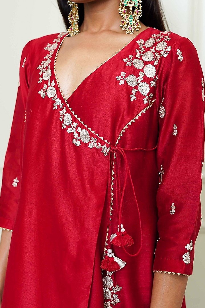 Scarlet Red Tilla Embroidered Angrakha Kurta Set by Sheetal Batra at Pernia's Pop Up Shop