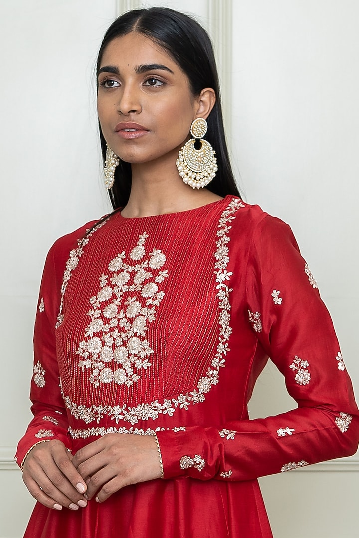 Scarlet Red Georgette Gharara Set by Sheetal Batra at Pernia's Pop Up Shop