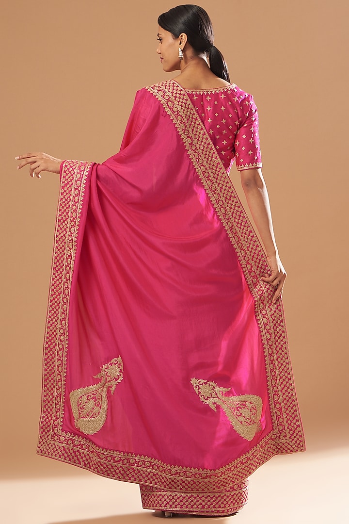 Fuchsia Embroidered Wedding Saree Set by Sheetal Batra at Pernia's Pop Up Shop