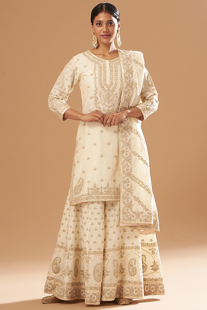 White Gharara Set In Chanderi Silk by Sheetal Batra at Pernia's Pop Up Shop