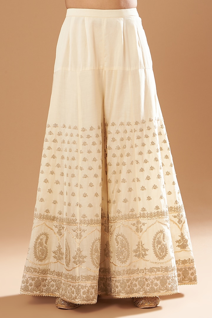 White Gharara Set In Chanderi Silk by Sheetal Batra at Pernia's Pop Up Shop