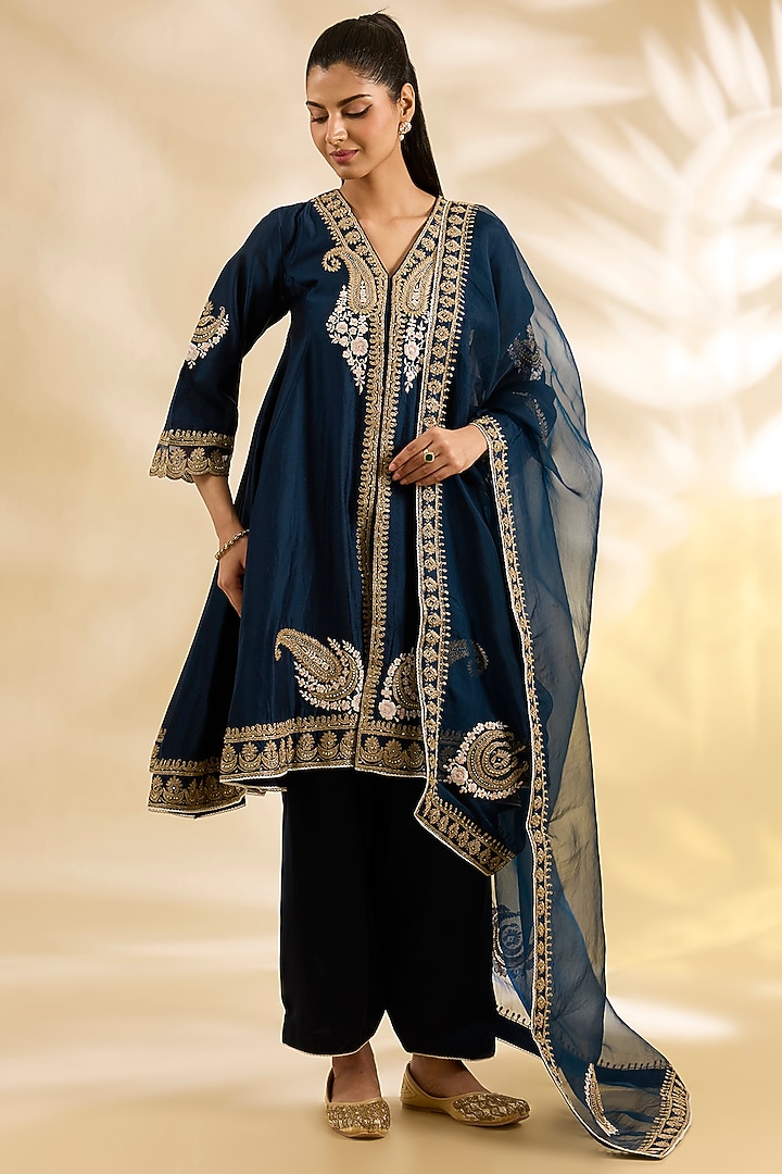 Blue Silk Chanderi Kashmiri Tilla Embroidered Kalidar Wedding Anarkali Set by Sheetal Batra at Pernia's Pop Up Shop