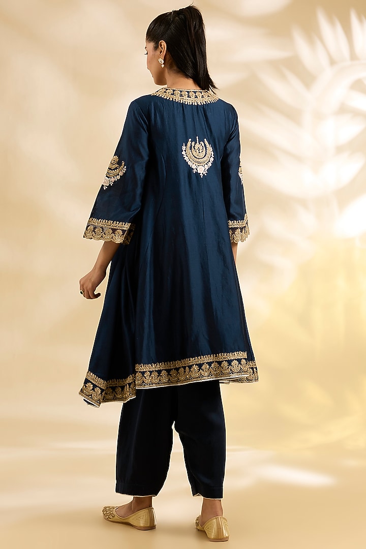 Blue Silk Chanderi Kashmiri Tilla Embroidered Kalidar Wedding Anarkali Set by Sheetal Batra at Pernia's Pop Up Shop