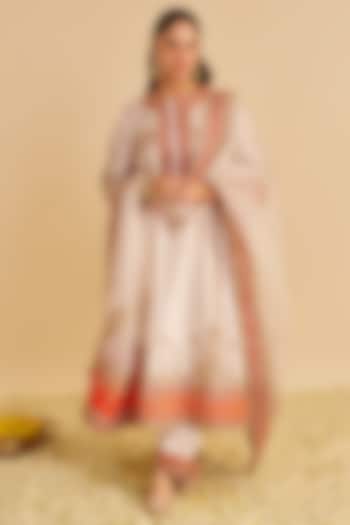 Daisy Ivory Silk Chanderi Dabka Embroidered Kalidar Kurta Set by Sheetal Batra at Pernia's Pop Up Shop