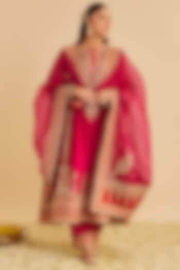 Hot Pink Silk Chanderi Dabka Embroidered Choga Kurta Set by Sheetal Batra at Pernia's Pop Up Shop