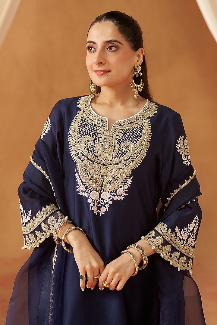 Deep Blue Silk Chanderi Kashmiri Tilla Embroidered Short Kurta Set by Sheetal Batra at Pernia's Pop Up Shop