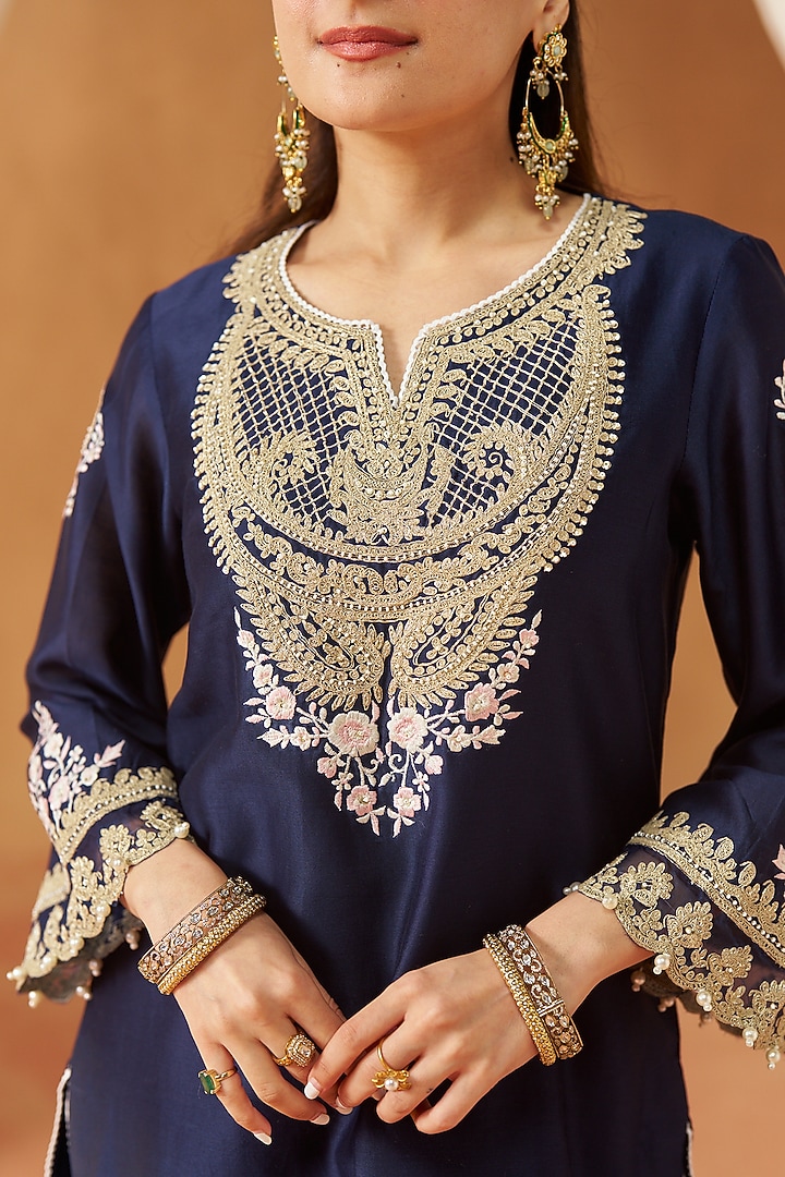 Deep Blue Silk Chanderi Kashmiri Tilla Embroidered Short Kurta Set by Sheetal Batra at Pernia's Pop Up Shop