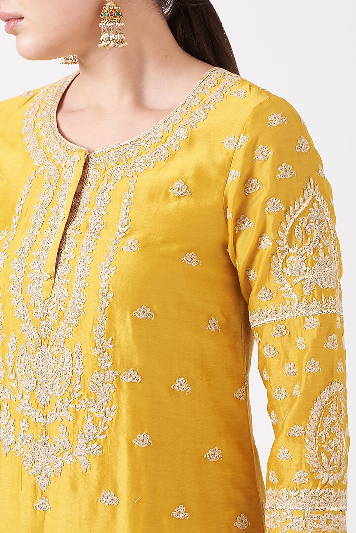 Glaze Mustard Pure Silk Chanderi Kashmiri Tilla Embroidered Gharara Set by Sheetal Batra at Pernia's Pop Up Shop