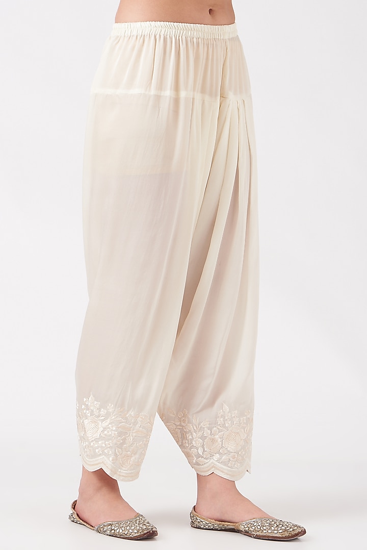 Daisy Ivory Parsi Gara Embroidered Short Kurta Set by Sheetal Batra at Pernia's Pop Up Shop