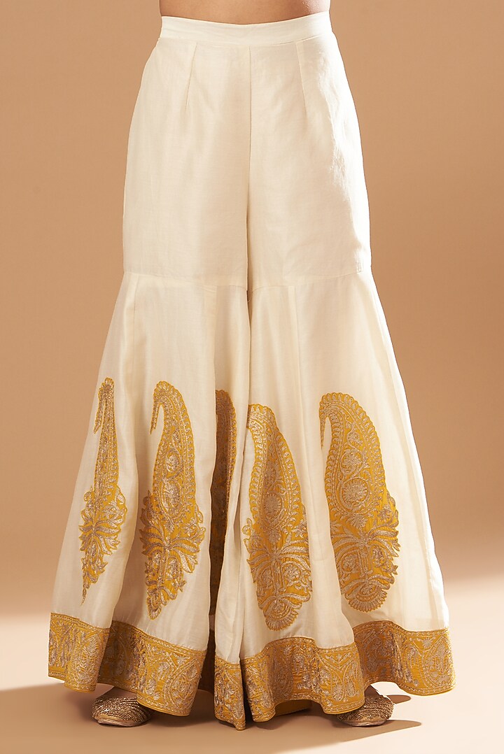White Embroidered Gharara Set by Sheetal Batra at Pernia's Pop Up Shop