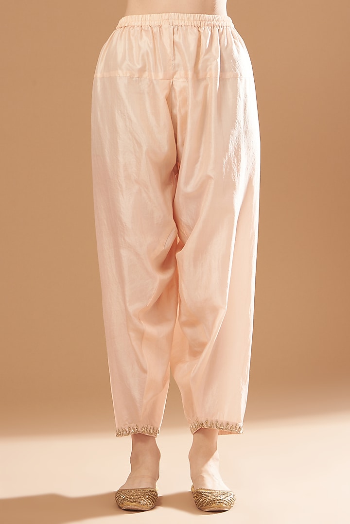 Blush Pink Embroidered Kurta Set by Sheetal Batra at Pernia's Pop Up Shop