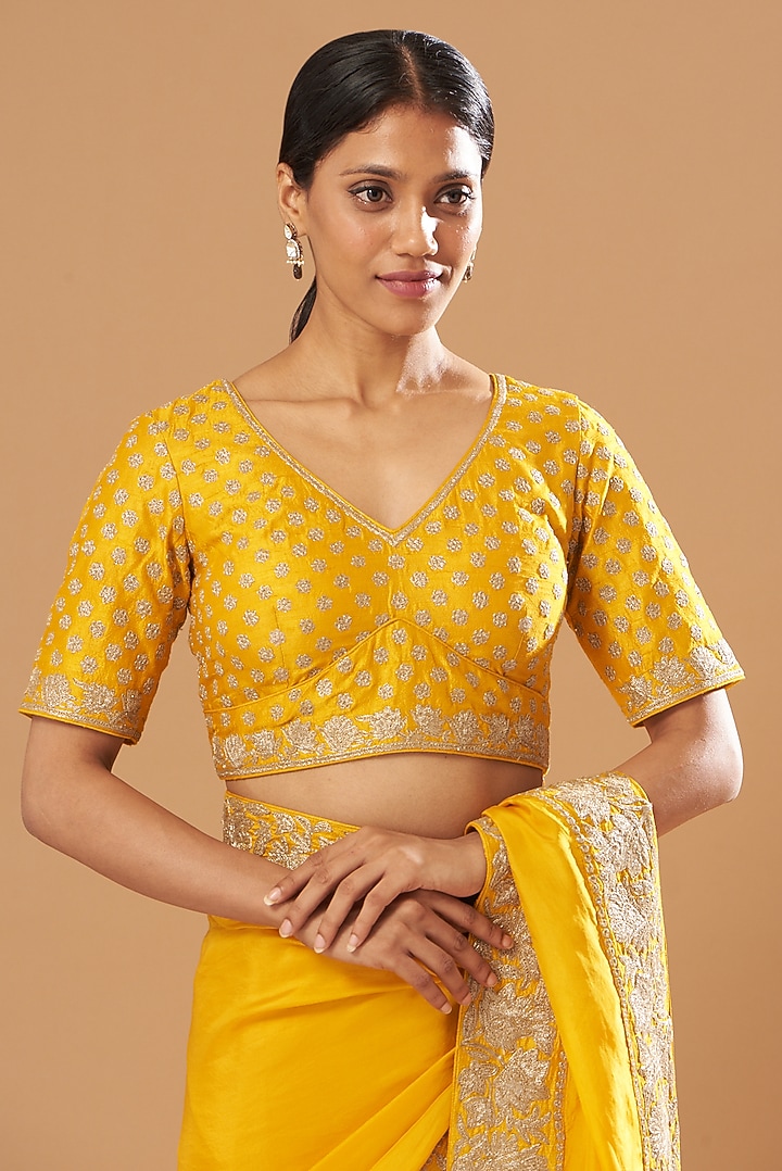 Mustard Wedding Saree Set With Embroidery by Sheetal Batra at Pernia's Pop Up Shop