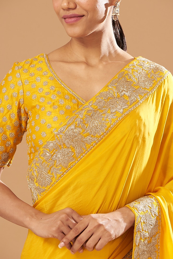 Mustard Wedding Saree Set With Embroidery by Sheetal Batra at Pernia's Pop Up Shop