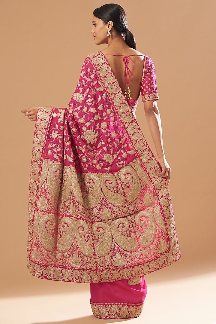 Fuchsia Embroidered Reception Saree Set by Sheetal Batra at Pernia's Pop Up Shop