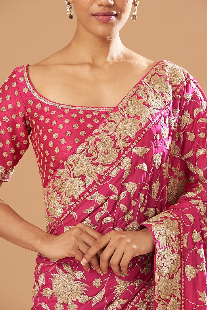 Fuchsia Embroidered Reception Saree Set by Sheetal Batra at Pernia's Pop Up Shop
