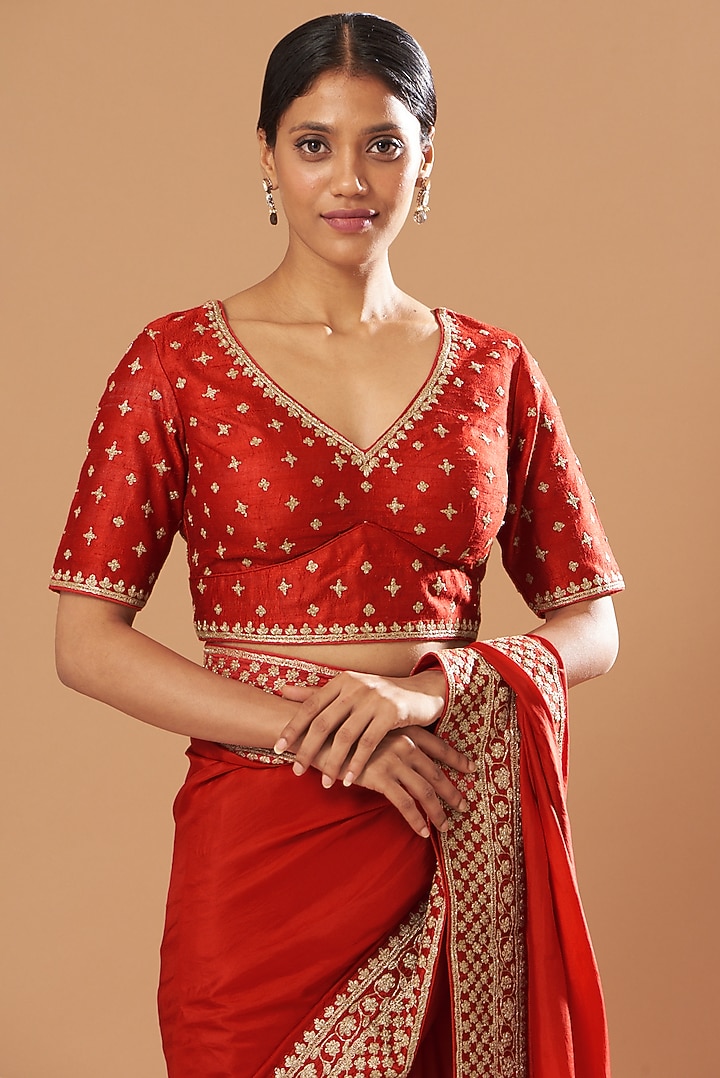 Red Embroidered Wedding Saree Set by Sheetal Batra at Pernia's Pop Up Shop