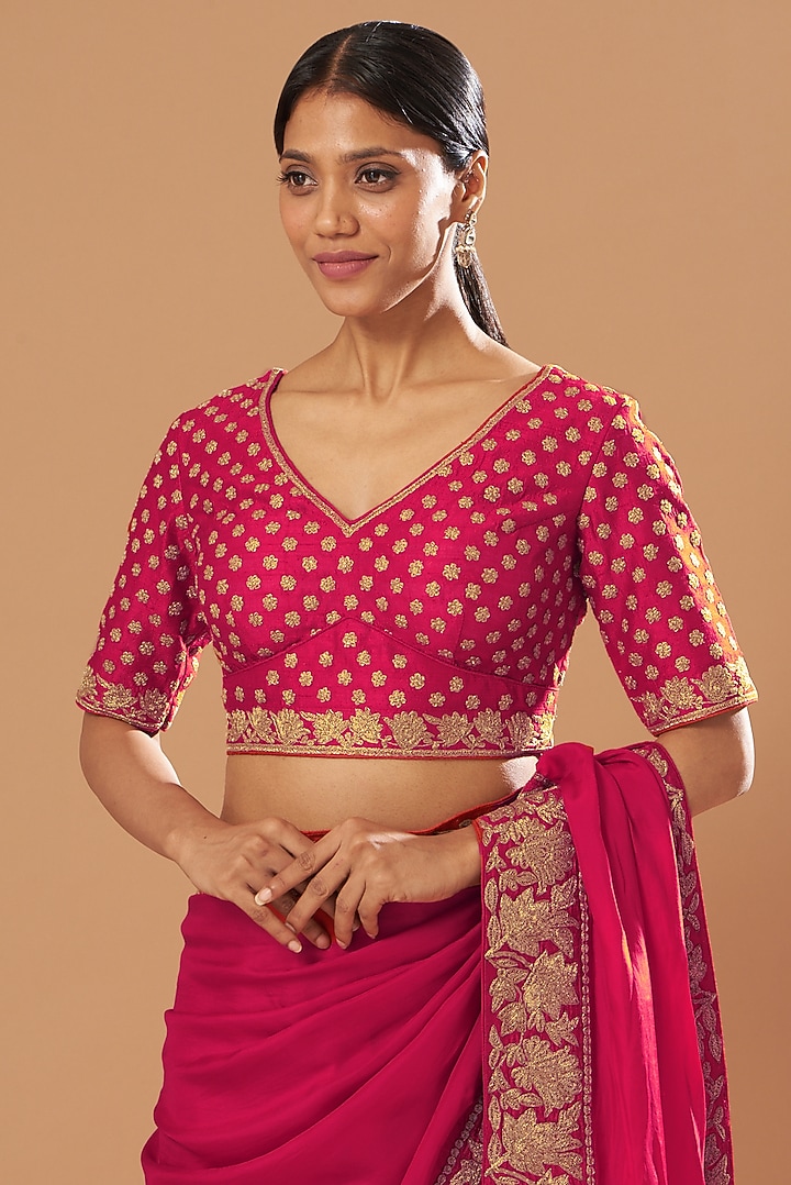 Fuchsia Wedding Saree Set With Embroidery by Sheetal Batra at Pernia's Pop Up Shop