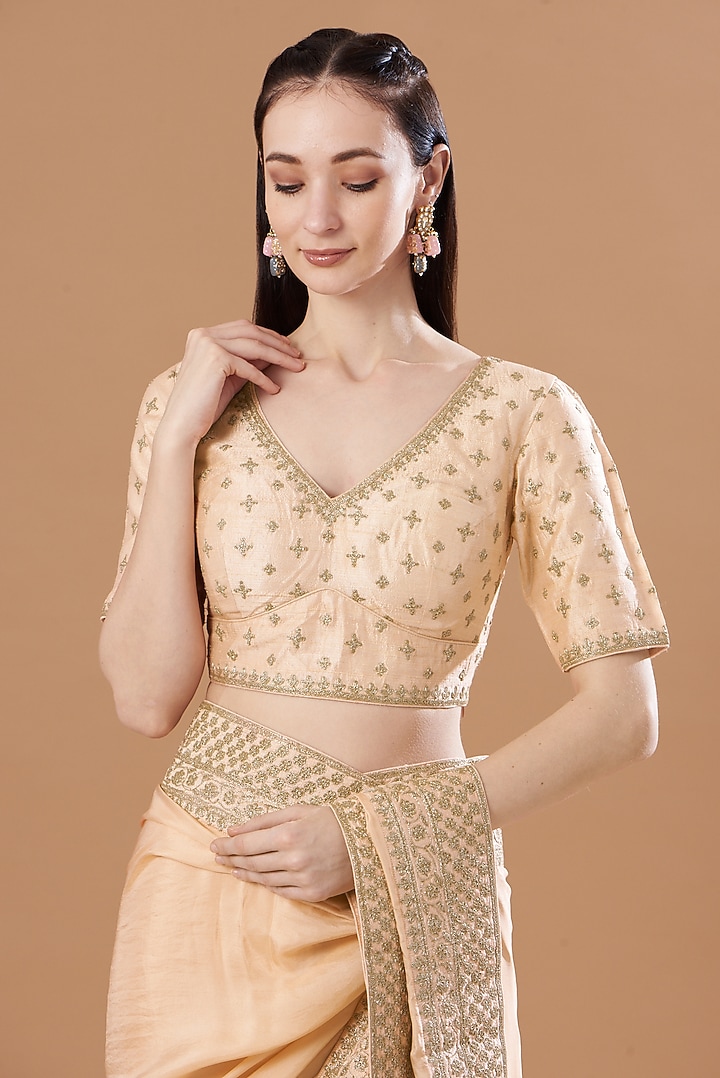 Peach Tilla Embroidered Wedding Saree Set by Sheetal Batra at Pernia's Pop Up Shop