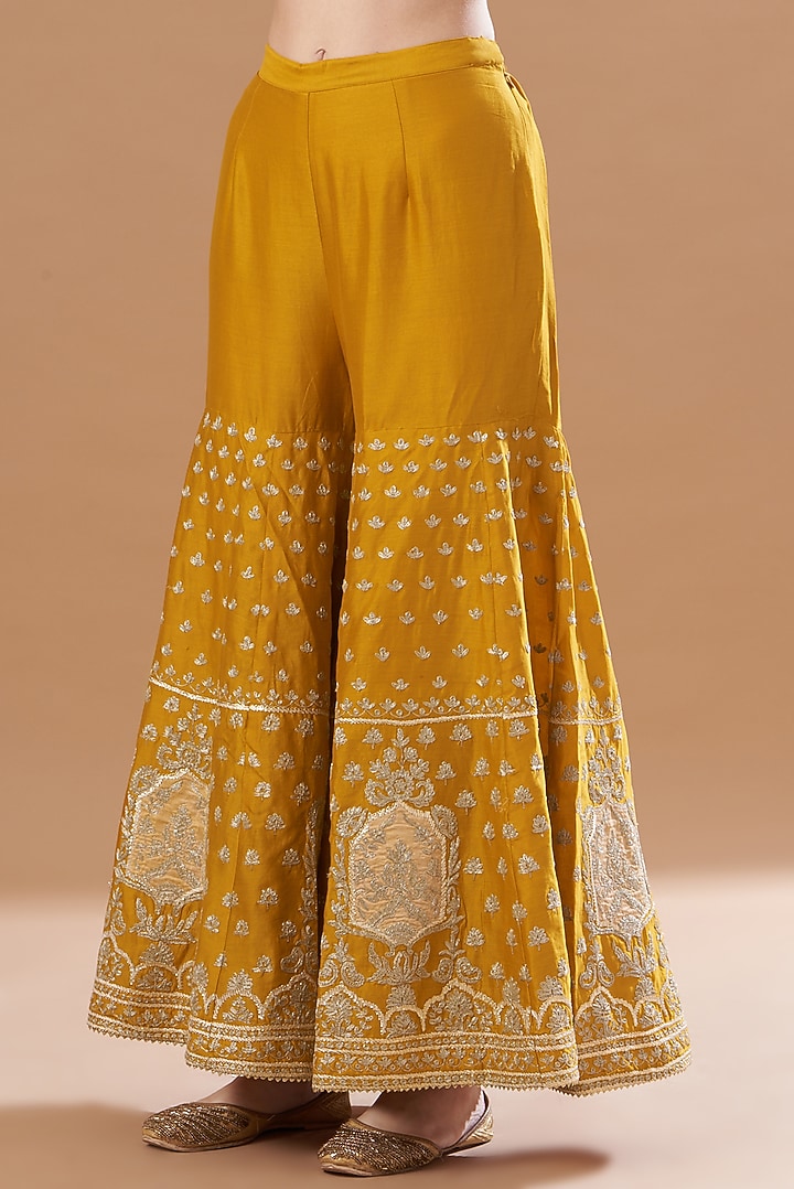 Mustard Silk Chanderi Kashmiri Tilla Embroidered Gharara Set by Sheetal Batra at Pernia's Pop Up Shop