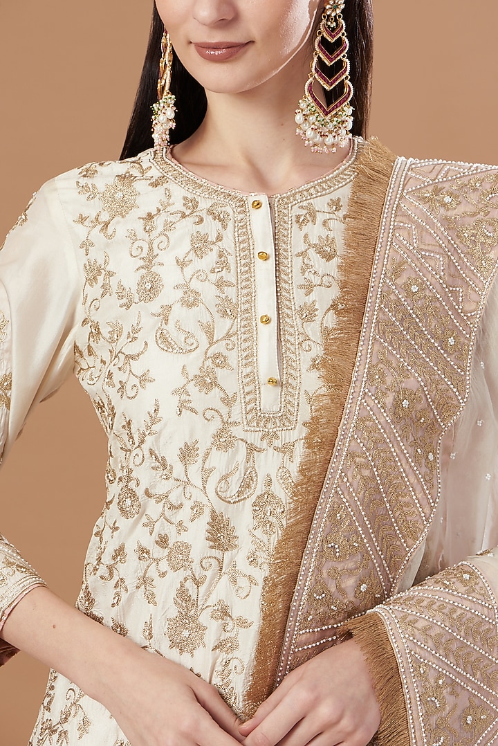 White Tilla Embroidered Gharara Set by Sheetal Batra at Pernia's Pop Up Shop