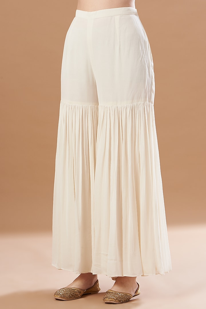 White Georgette Gharara Set by Sheetal Batra at Pernia's Pop Up Shop