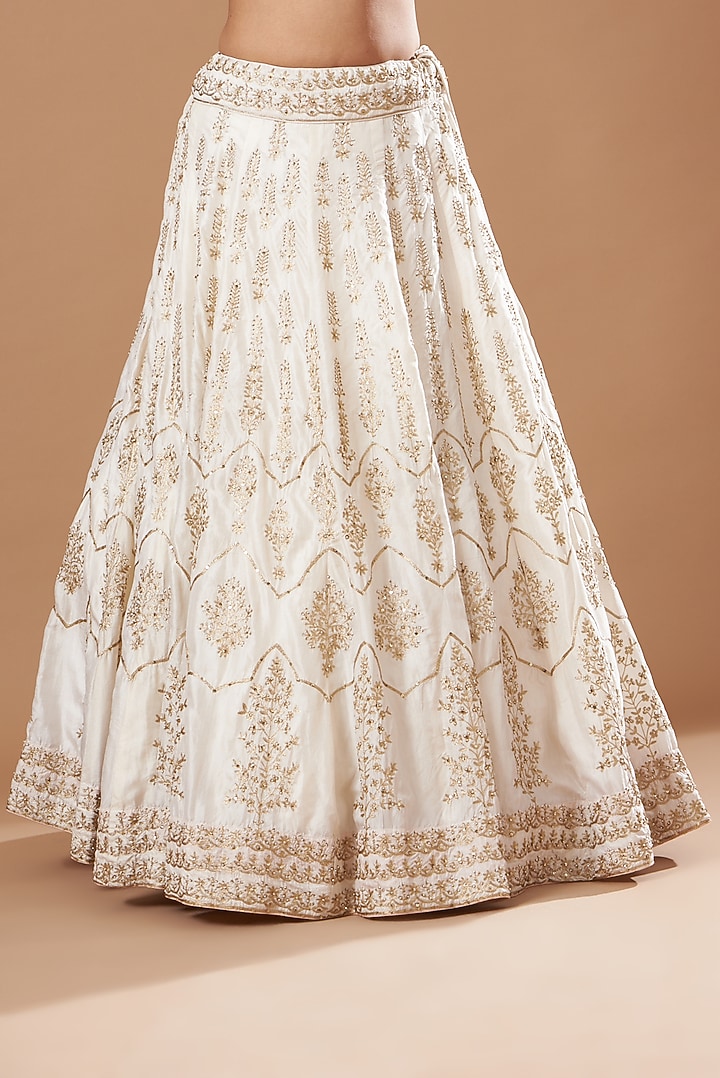 White Embroidered Bridal Lehenga Set by Sheetal Batra at Pernia's Pop Up Shop