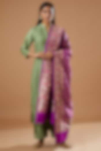 Mehendi Green Silk Chanderi Kurta Set by Sheetal Batra at Pernia's Pop Up Shop