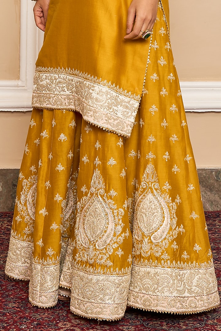 Mustard Silk Chanderi Embroidered Kurta Set by Sheetal Batra at Pernia's Pop Up Shop