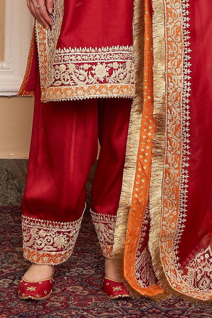 Deep Red Silk Chanderi & Bamberg Satin Embroidered Kurta Set by Sheetal Batra at Pernia's Pop Up Shop