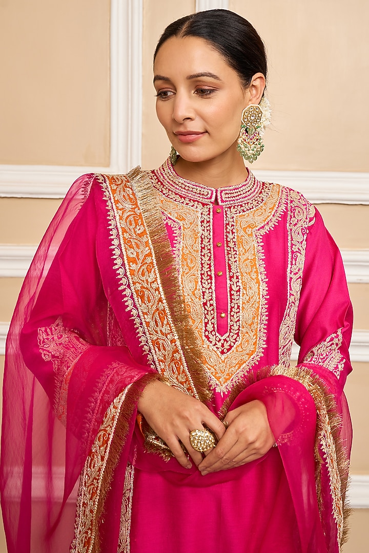 Hot Pink Embroidered Kurta Set by Sheetal Batra at Pernia's Pop Up Shop