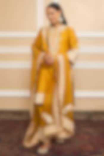 Mustard Embroidered Kurta Set by Sheetal Batra