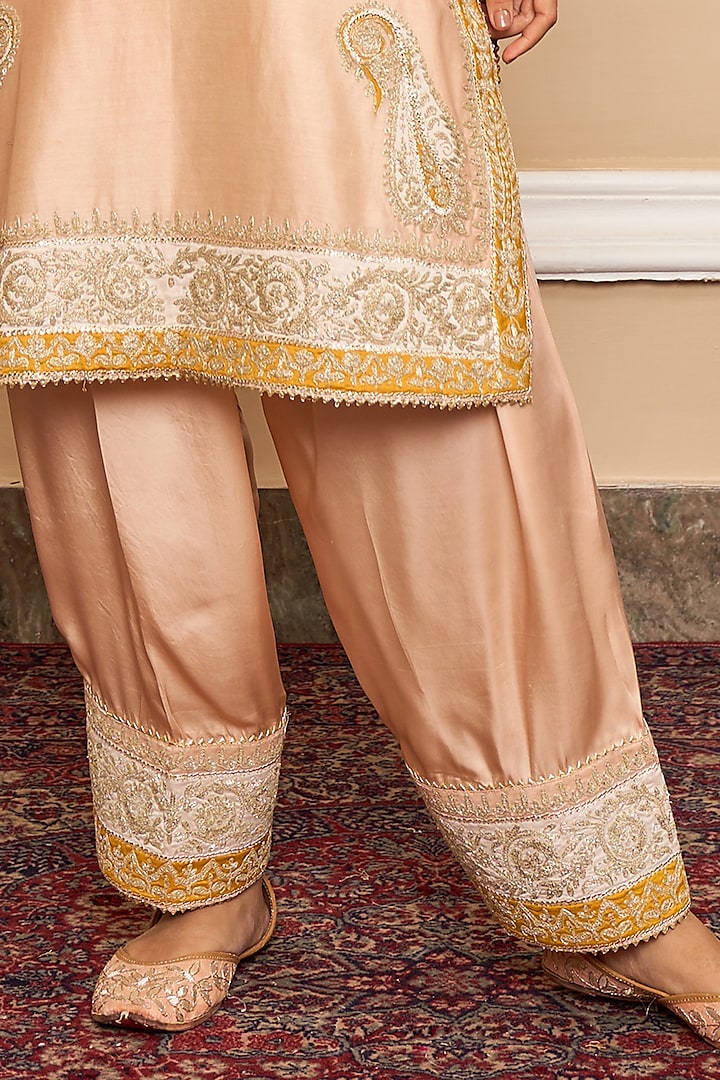 Rose-Pink Embroidered Kurta Set by Sheetal Batra at Pernia's Pop Up Shop