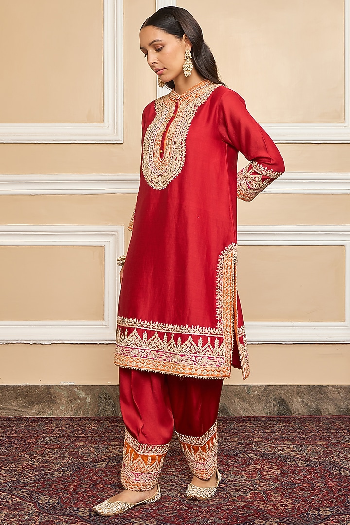Deep Red Silk Chanderi Embroidered Kurta Set by Sheetal Batra at Pernia's Pop Up Shop